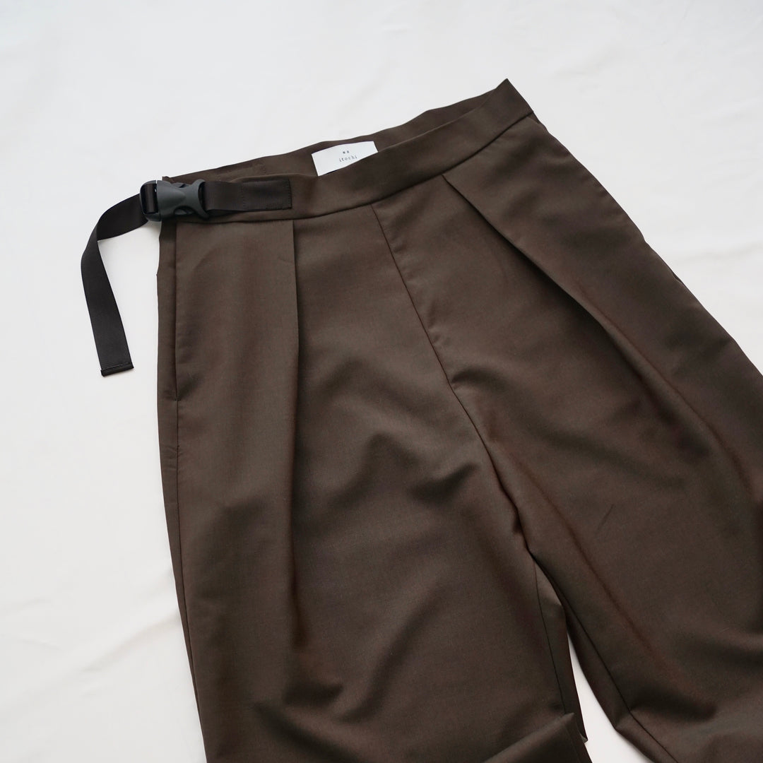 【新品】itochi Wool ＆ Yak Tuck Salt Pants Wool & Kid mohair Tropical Tuck Salt Pants – itochi 公式オンライン