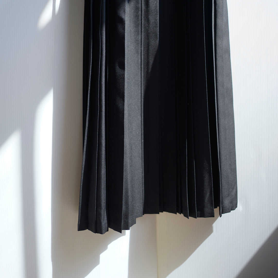 Polyester Linon Rounded Shape Pleated Onepiece Dress – itochi 公式 