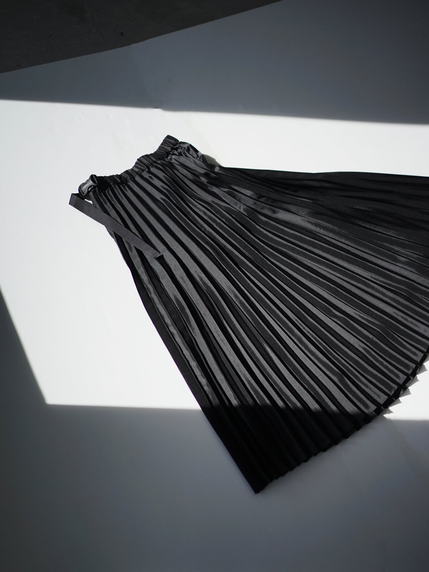 [Pre-order] Polyester twill half way accordion pleated skirt