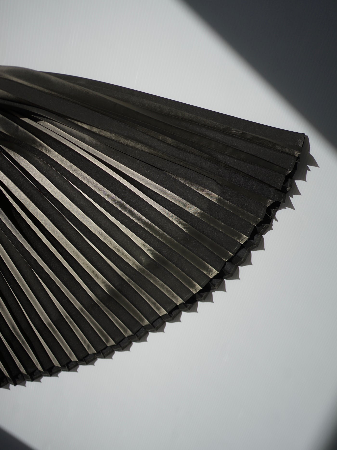 [Pre-order] Polyester twill half way accordion pleated skirt