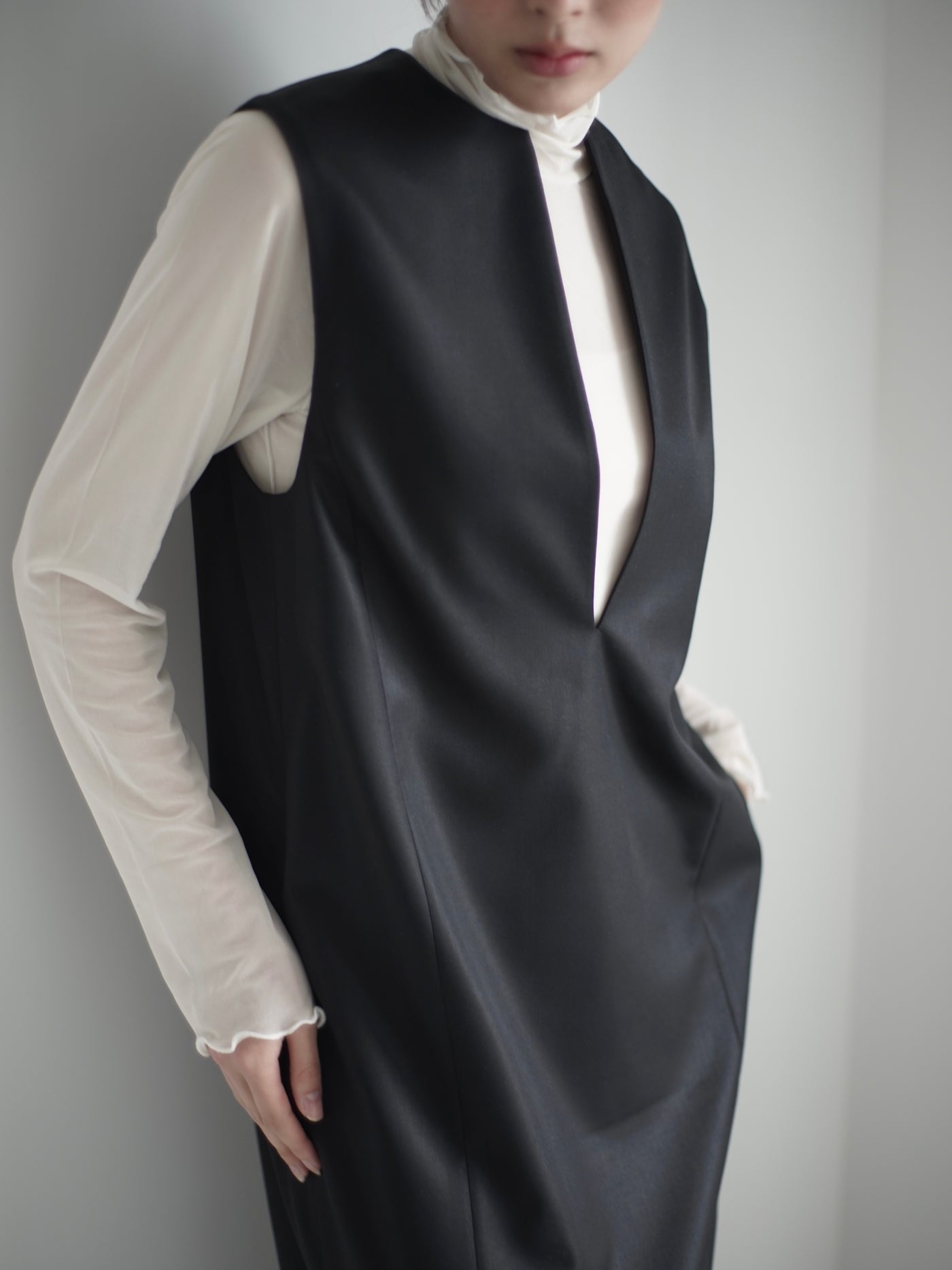 [Pre-order] shuttle loom fabric keyneck jumper skirt