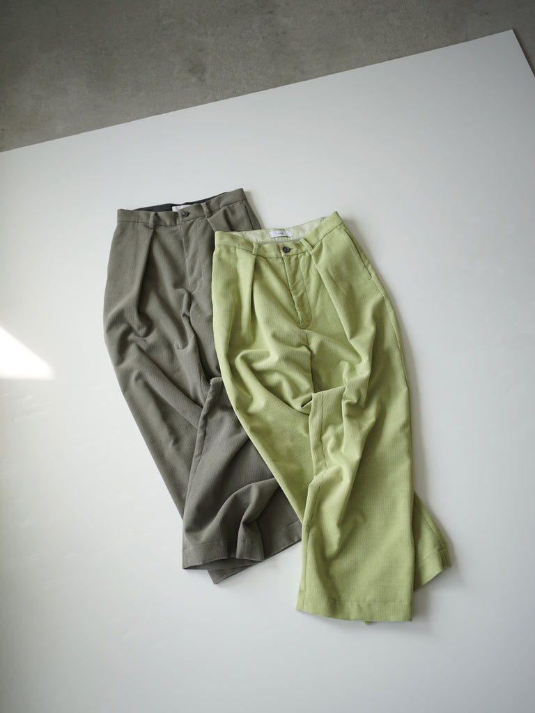 【新品】itochi Wool ＆ Yak Tuck Salt Pants 新品】itochi Wool ＆ Yak Tuck Salt Pants パンツ