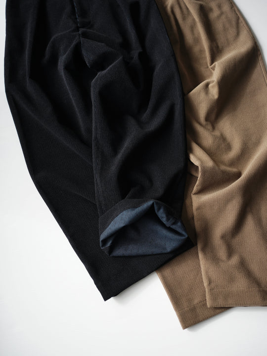 【新品】itochi Wool ＆ Yak Tuck Salt Pants 新品】itochi Wool ＆ Yak Tuck Salt Pants パンツ