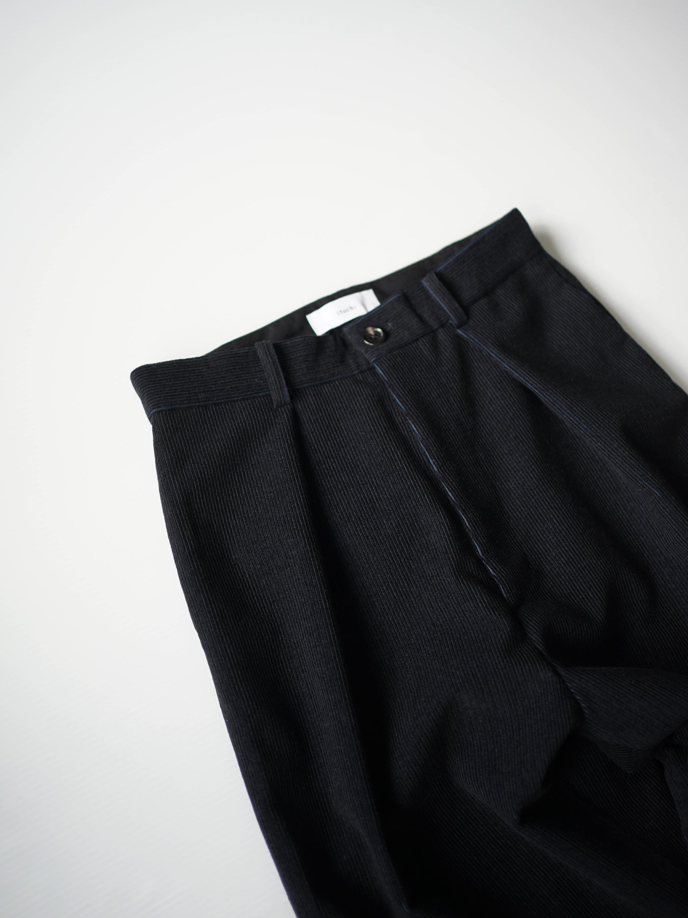 Wool & Cashmere corduroy tuck slacks