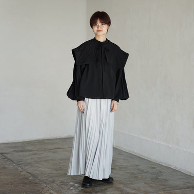 Radial pleated attached collar