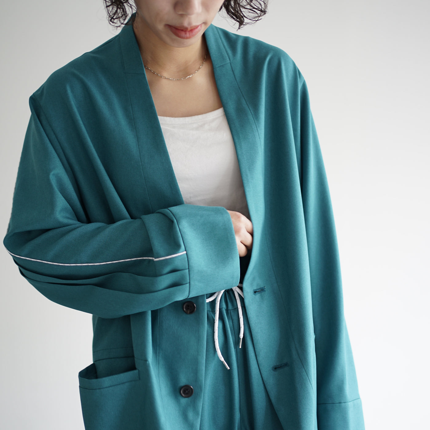 Polyester Linon Pleated Sleeves Collarless Jacket 1.1.0